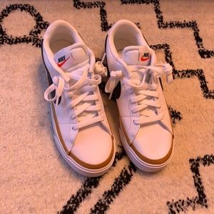Women’s Nikes never worn